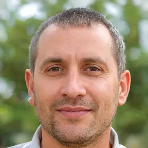 Daniel Tonny - Author